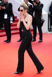 Kristen Stewart feet photo thumbnail