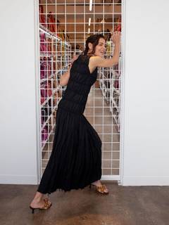Katie Holmes feet photo thumbnail