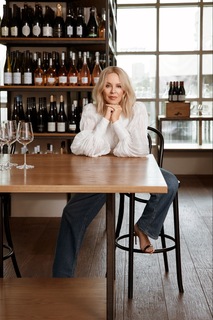 Kylie Minogue feet photo thumbnail
