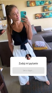 Karolina Kowalkiewicz feet photo thumbnail