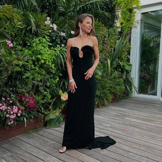 Anna Lewandowska feet photo thumbnail