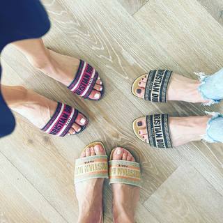 Katie Cassidy feet photo thumbnail