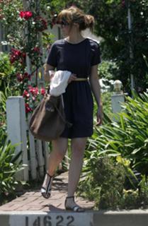 Mandy Moore feet photo thumbnail