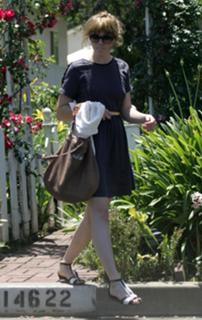 Mandy Moore feet photo thumbnail