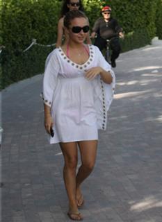 Hayden Panettiere feet photo thumbnail