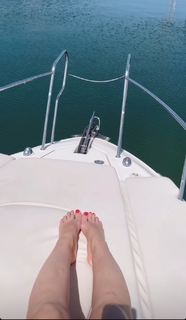 Daniela Katzenberger feet photo thumbnail