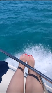Daniela Katzenberger feet photo thumbnail