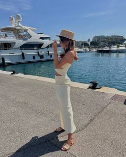 Anna Lewandowska feet photo thumbnail