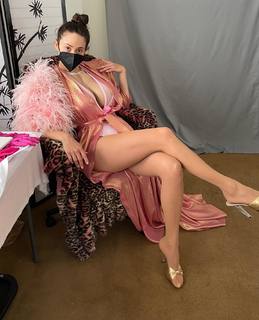 Emmy Rossum feet photo thumbnail