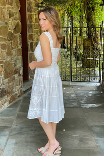 Lisa Robertson feet photo thumbnail