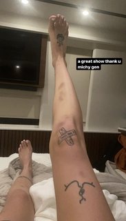 Halsey feet photo thumbnail