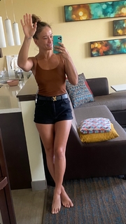 Karolina Kowalkiewicz feet photo thumbnail