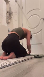 Brittney Smith feet photo thumbnail