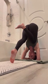 Brittney Smith feet photo thumbnail