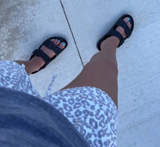 Brittney Smith feet photo thumbnail