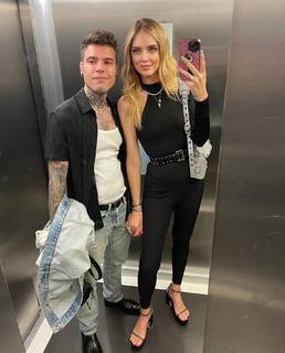 Chiara Ferragni feet photo thumbnail
