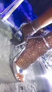 Vanessa Claudio feet photo thumbnail