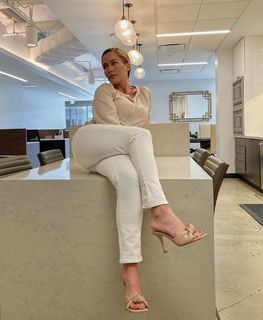 Kendra Wilkinson feet photo thumbnail