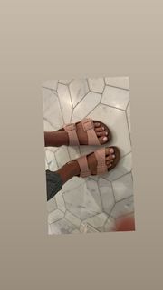 Jordana Brewster feet photo thumbnail