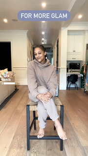 Tia Mowry feet photo thumbnail