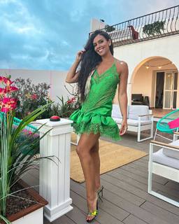 Cristina Pedroche feet photo thumbnail