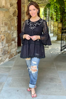 Lisa Robertson feet photo thumbnail