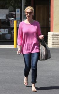 Katherine Heigl feet photo thumbnail