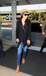 Lea Michele feet photo thumbnail