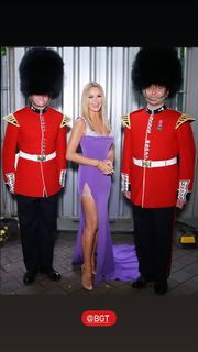 Amanda Holden feet photo thumbnail