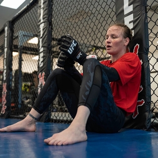 Valentina Shevchenko feet photo thumbnail