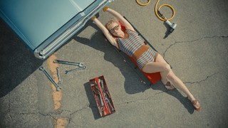 Sydney Sweeney feet photo thumbnail