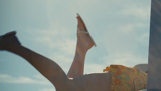Sydney Sweeney feet photo thumbnail