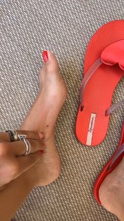 Cristina Pedroche feet photo thumbnail