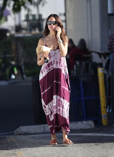 Eiza González feet photo thumbnail