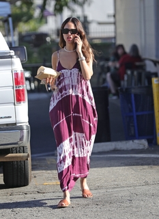 Eiza González feet photo thumbnail