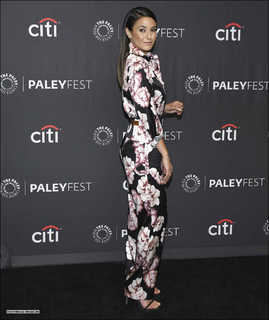 Emmanuelle Chriqui feet photo thumbnail