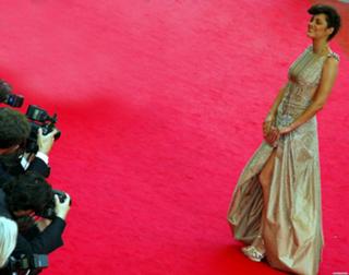 Marion Cotillard feet photo thumbnail