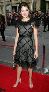 Marion Cotillard feet photo thumbnail