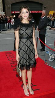 Marion Cotillard feet photo thumbnail