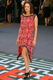 Marion Cotillard feet photo thumbnail
