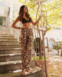 Elisabetta Gregoraci feet photo thumbnail