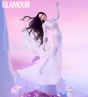 Megan Fox feet photo thumbnail