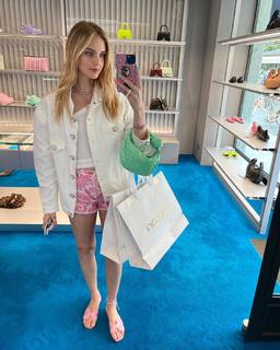Chiara Ferragni feet photo thumbnail