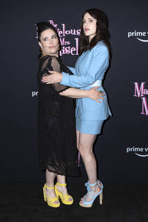 Rachel Brosnahan feet photo thumbnail