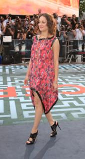 Marion Cotillard feet photo thumbnail