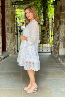 Lisa Robertson feet photo thumbnail