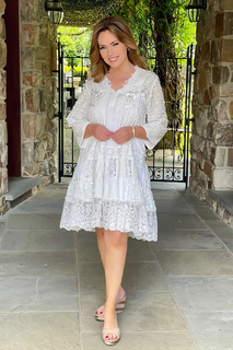Lisa Robertson feet photo thumbnail
