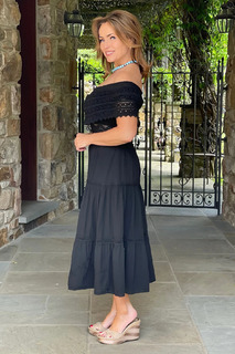 Lisa Robertson feet photo thumbnail
