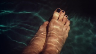 Sandra Bullock feet photo thumbnail