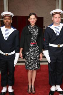 Marion Cotillard feet photo thumbnail